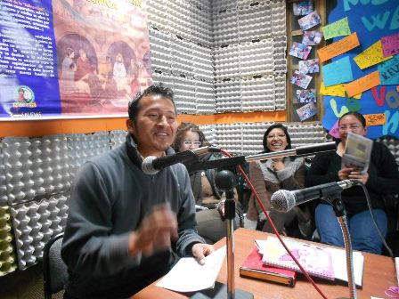 Comunicadores radiales dan voz a las comunidades del Ecuador
