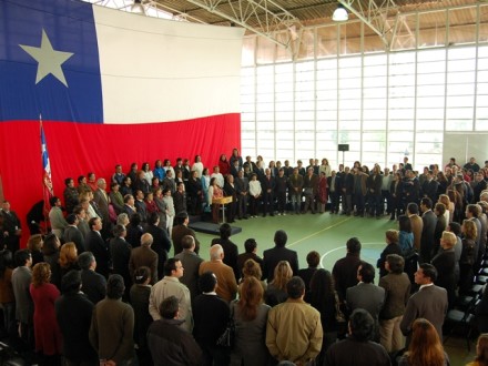 Acto con bandera chilena Fotografía Silvana Gajardo Villacorta