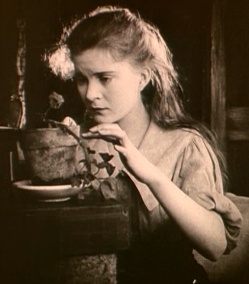 Mae Marsh protagoniza el episodio contemporáneo de 'Intolerancia'.