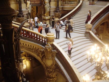 Escaleras de mármol en el Teatro Garnier Fotografía de Pilar Clemente