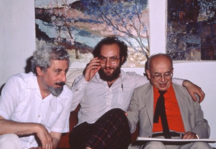 Pepe de Rokha, Theodoro Elssaca, Gonzalo Rojas en un tertulia del Taller de las Artes. Madrid, 1985.